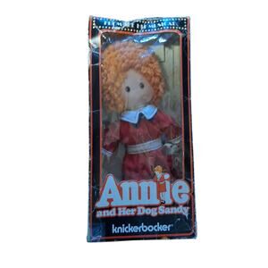 ANNIE AND HER DOG SANDY DOLL, 1977